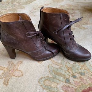 Frye heeled brown leather boots